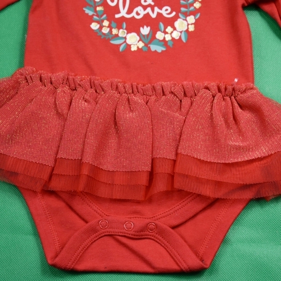 Baby Girls Cat & Jack Red Onesie (0-3M) - Picture 4 of 6